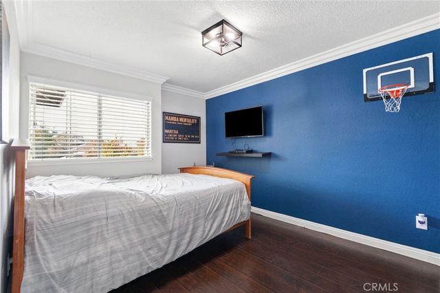 1251 Oakcrest Circle, Corona, CA 92882