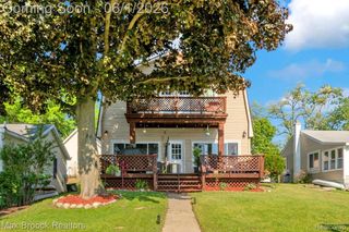 8860 Rushside Drive, Hamburg Township, MI 48169