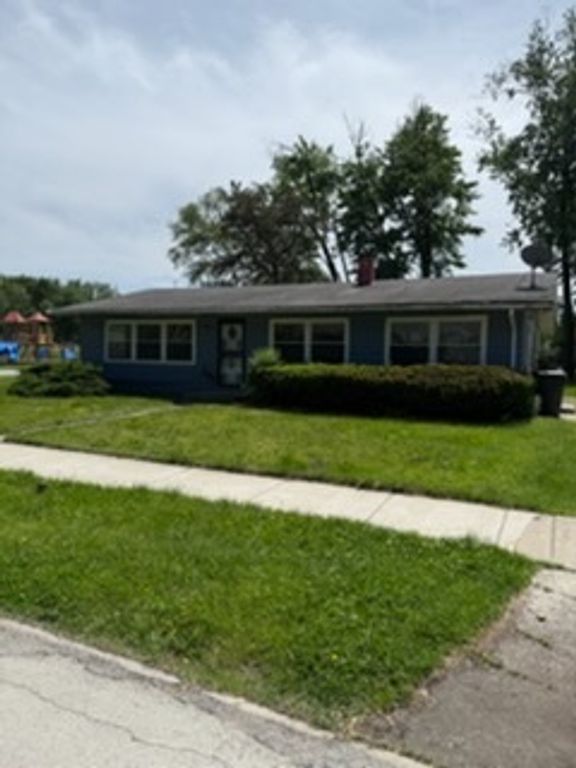 Image 2 of property listing at 3231 Roesner Drive, Markham, IL 60428