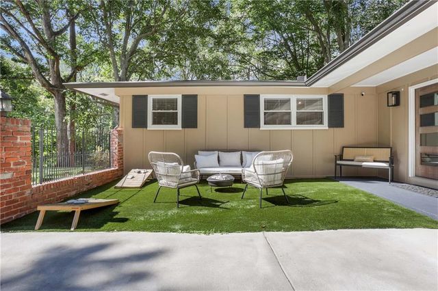 1572 Bubbling Creek NE Road, Brookhaven, GA 30319