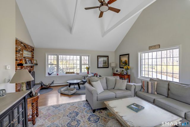 18 North Branch Road, Newtown, CT 06470