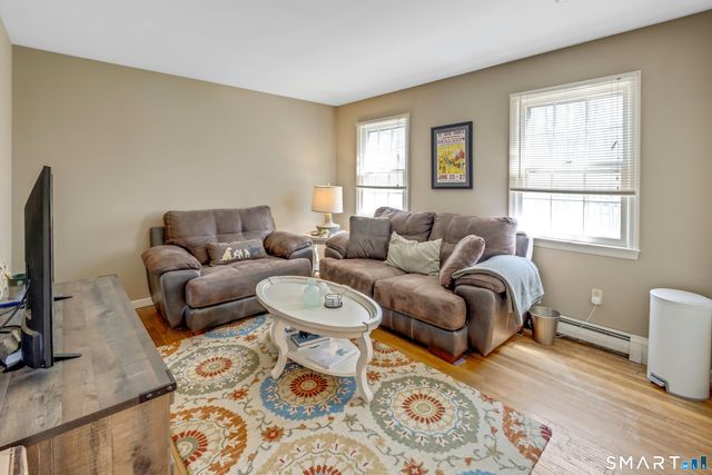 18 North Branch Road, Newtown, CT 06470