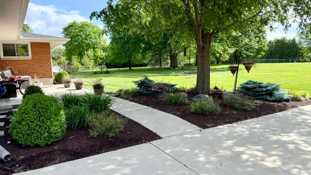 9755 N Country Club Road 9755 N Country Club Road, Piqua, OH 45356