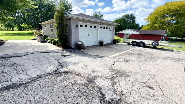 9755 N Country Club Road 9755 N Country Club Road, Piqua, OH 45356