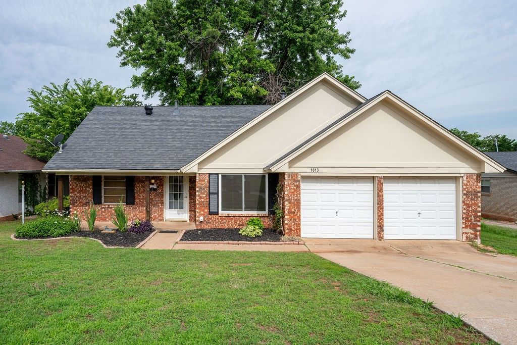 1813 Edgewood Drive, Edmond, OK 73013