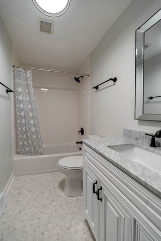 77 Joy Street 77, Sugar Grove, IL 60554