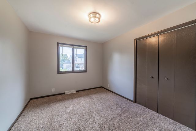 77 Joy Street 77, Sugar Grove, IL 60554