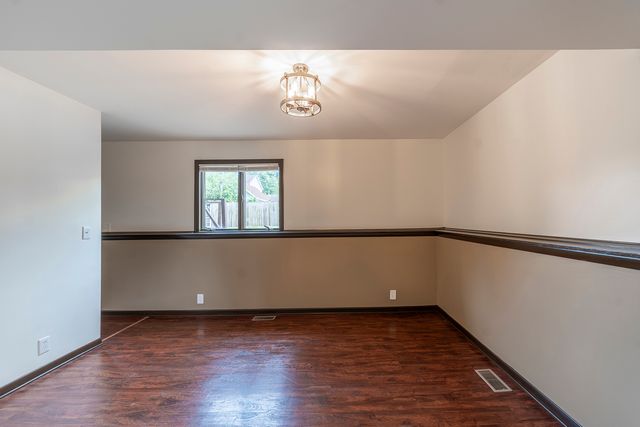 77 Joy Street 77, Sugar Grove, IL 60554