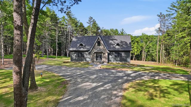 300 Van Tuyl Road, Barryville, NY 12719