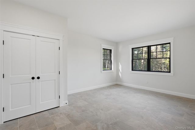 300 Van Tuyl Road, Barryville, NY 12719