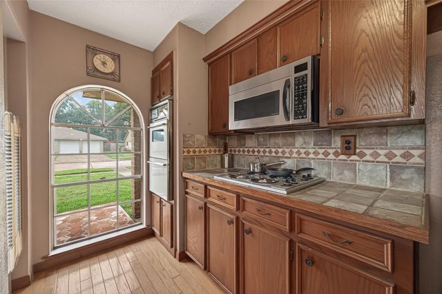 7102 Cerca Court, Houston, TX 77086