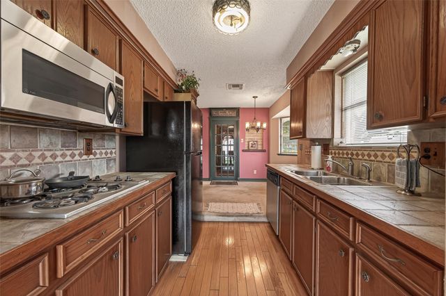 7102 Cerca Court, Houston, TX 77086