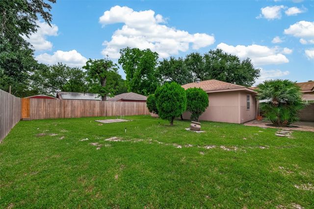 7102 Cerca Court, Houston, TX 77086