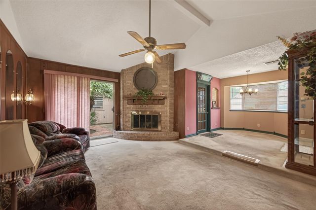 7102 Cerca Court, Houston, TX 77086