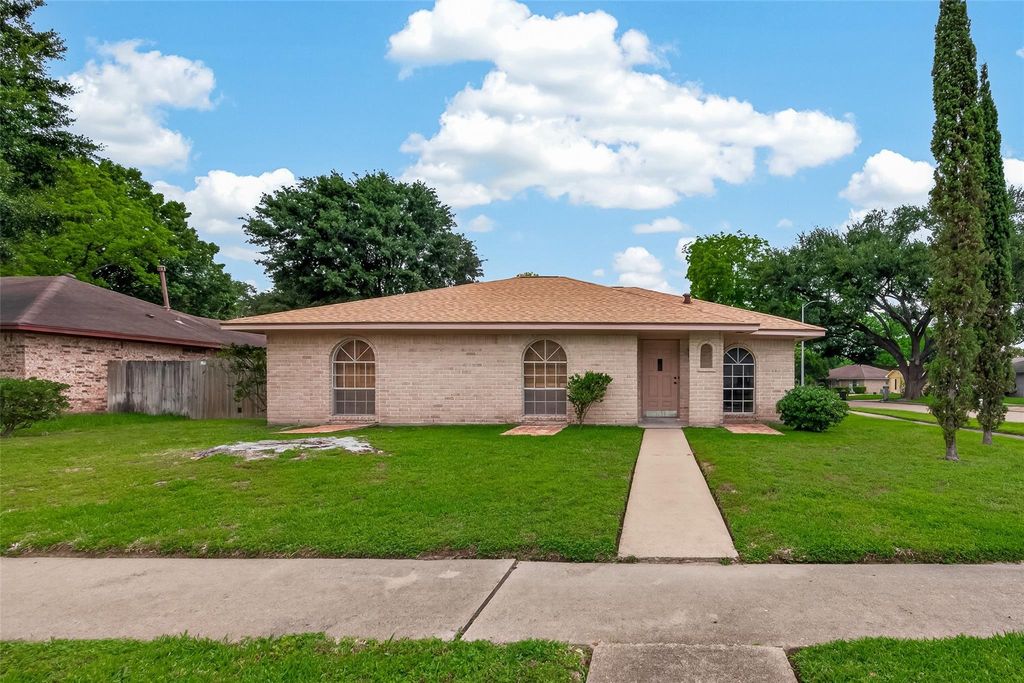 7102 Cerca Court, Houston, TX 77086