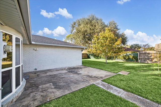 11302 Brook Meadows Lane, Meadows Place, TX 77477
