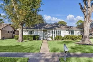 11302 Brook Meadows Lane, Meadows Place, TX 77477