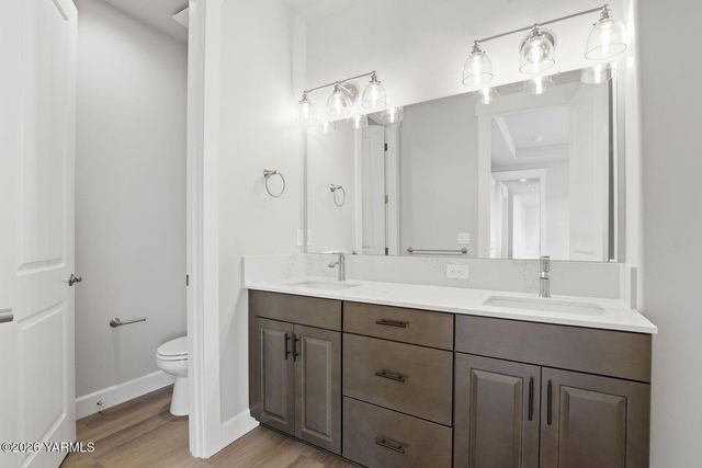 5050 Woolsey Rd, Yakima, WA 98903