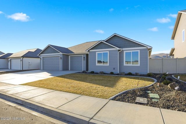 5050 Woolsey Rd, Yakima, WA 98903