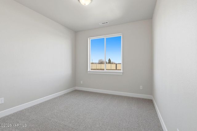 5050 Woolsey Rd, Yakima, WA 98903