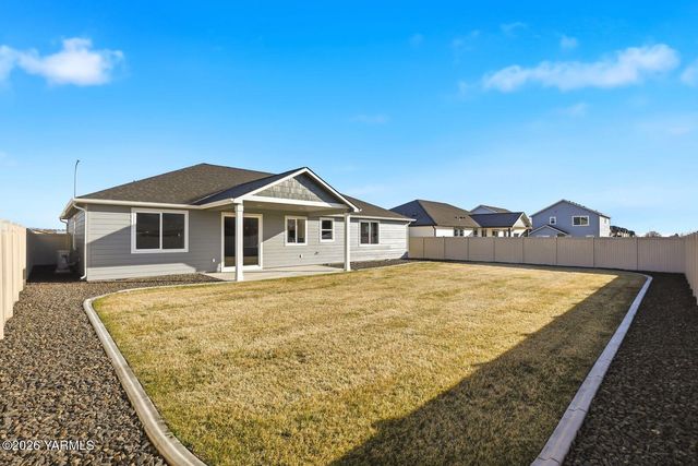 5050 Woolsey Rd, Yakima, WA 98903