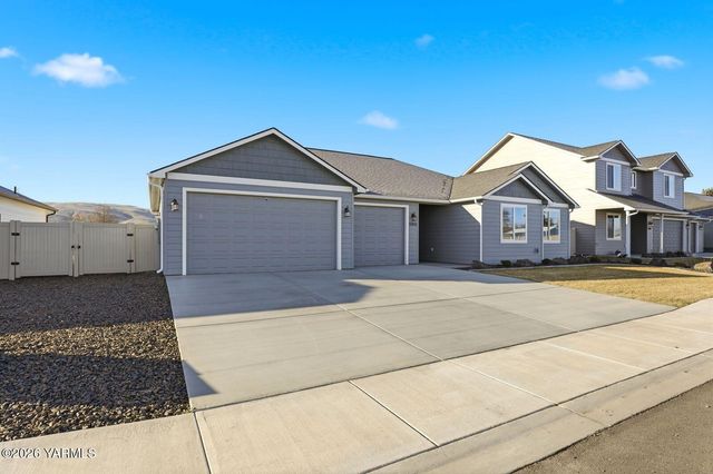 5050 Woolsey Rd, Yakima, WA 98903