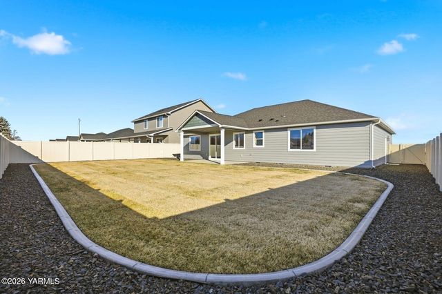 5050 Woolsey Rd, Yakima, WA 98903