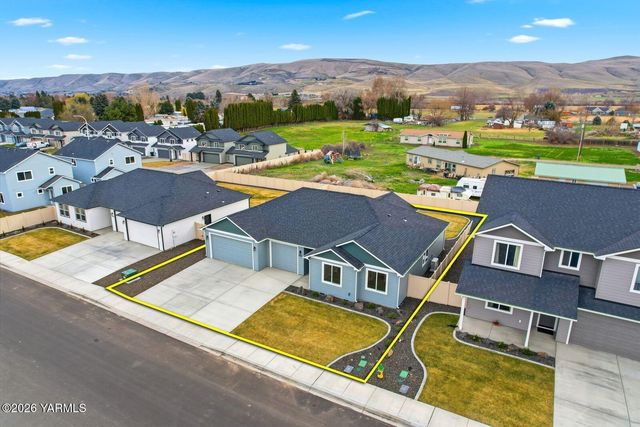 5050 Woolsey Rd, Yakima, WA 98903