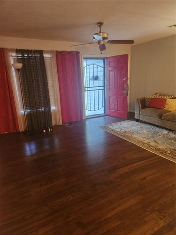 822 Woodrow Street, Arlington, TX 76012