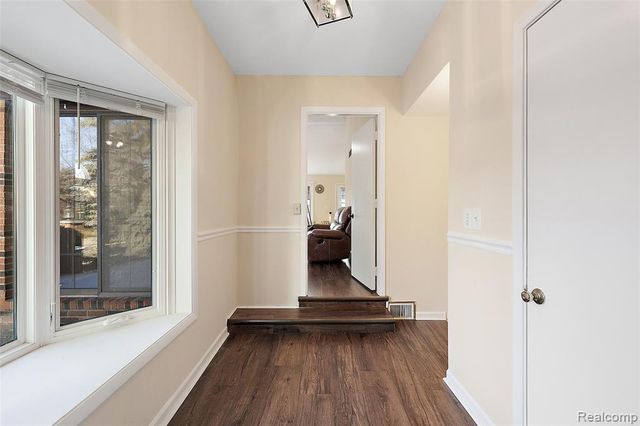 2322 London Bridge Drive 60, Rochester Hills, MI 48307