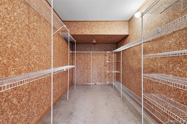 2322 London Bridge Drive 60, Rochester Hills, MI 48307