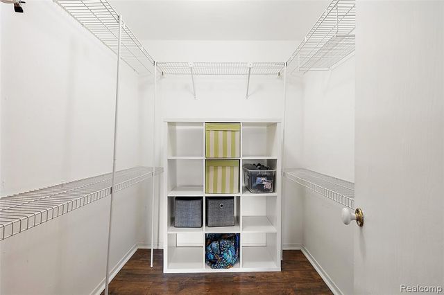 2322 London Bridge Drive 60, Rochester Hills, MI 48307