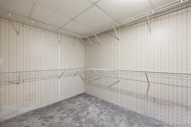 2322 London Bridge Drive 60, Rochester Hills, MI 48307