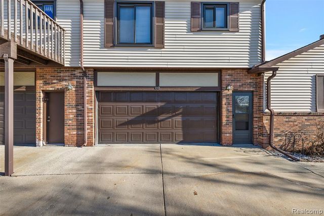 2322 London Bridge Drive 60, Rochester Hills, MI 48307