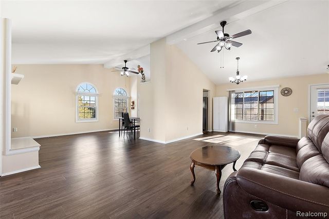 2322 London Bridge Drive 60, Rochester Hills, MI 48307