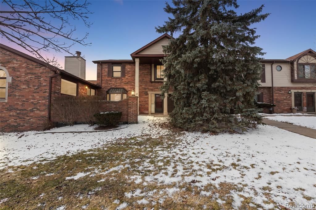 2322 London Bridge Drive 60, Rochester Hills, MI 48307