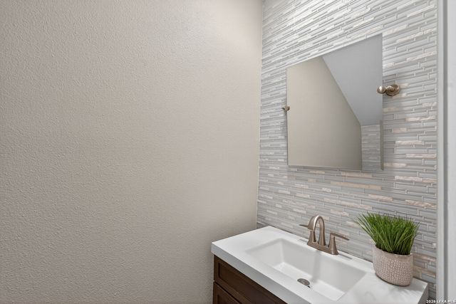 9 Inwood Manor, San Antonio, TX 78248