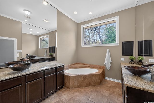 9 Inwood Manor, San Antonio, TX 78248