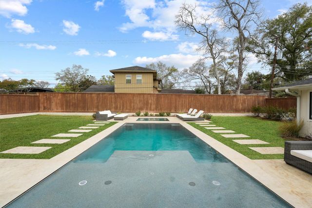 9142 Bronco Drive, Houston, TX 77055