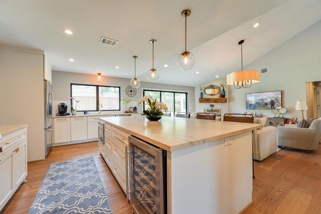 9142 Bronco Drive, Houston, TX 77055