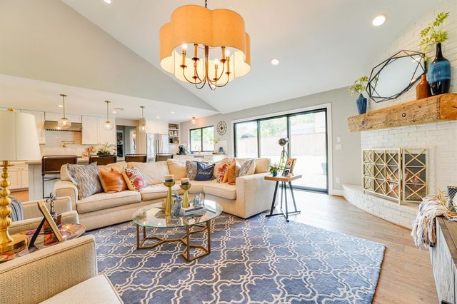 9142 Bronco Drive, Houston, TX 77055