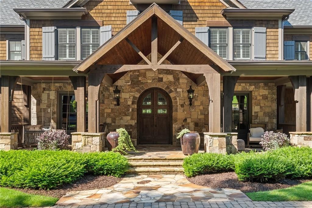 Image 6 of property listing at 13950 Haystack Lane, Milton, GA 30004
