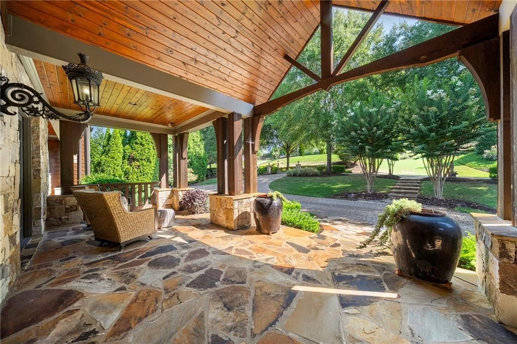 Image 7 of property listing at 13950 Haystack Lane, Milton, GA 30004
