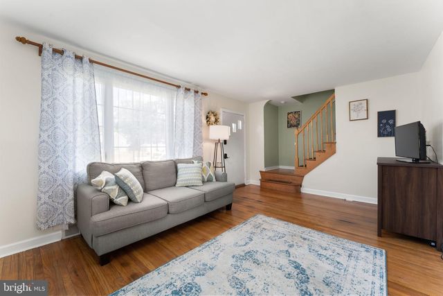 512 CLOVERDALE RD, Blackwood, NJ 08012