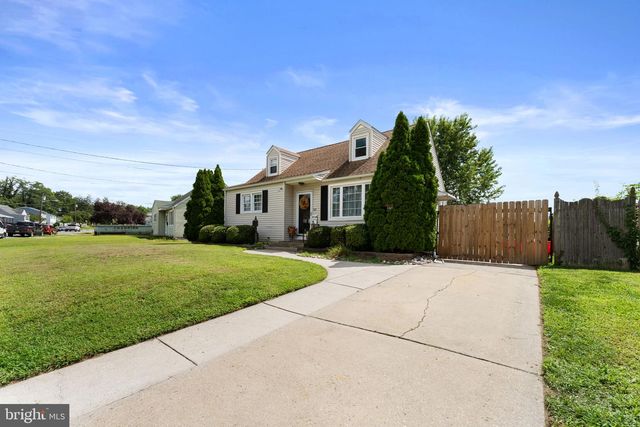 512 CLOVERDALE RD, Blackwood, NJ 08012
