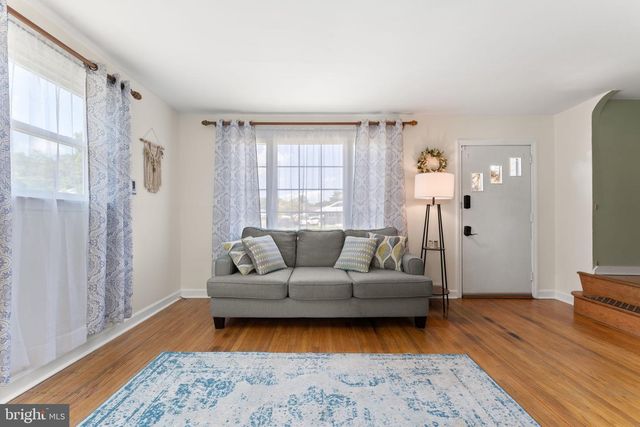 512 CLOVERDALE RD, Blackwood, NJ 08012