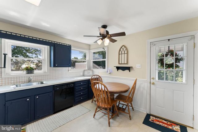 512 CLOVERDALE RD, Blackwood, NJ 08012