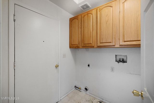 984 Hilltop Drive, Carson City, NV 89705