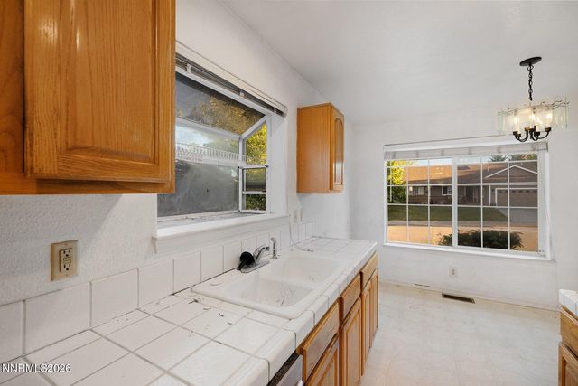 984 Hilltop Drive, Carson City, NV 89705