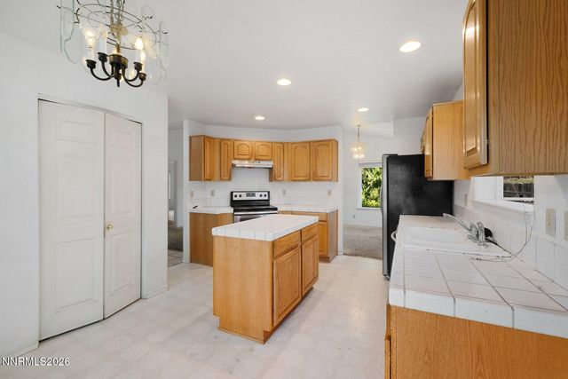 984 Hilltop Drive, Carson City, NV 89705